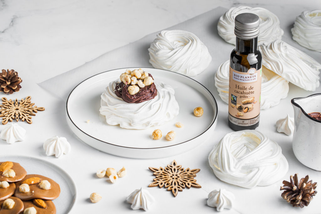 Recette de pavlova gourmande aux noisettes et chocolat à l'huile de noisette grillée BIO PLANÈTE